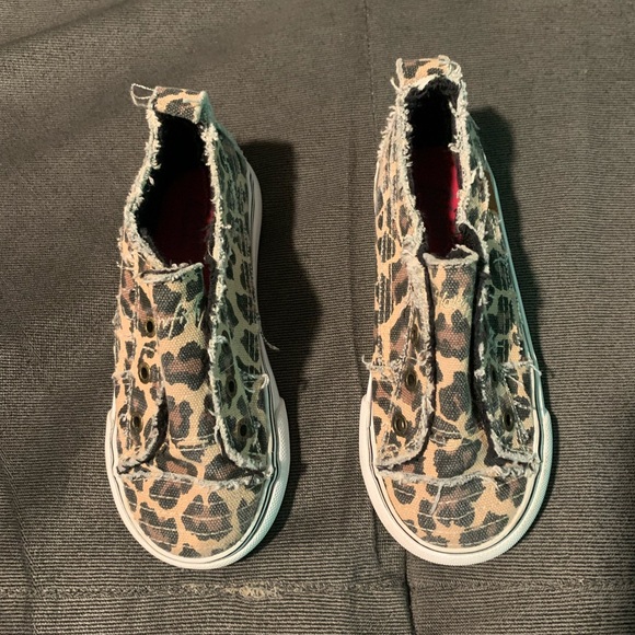 Blowfish Malibu Shoes - Picture 1 of 11